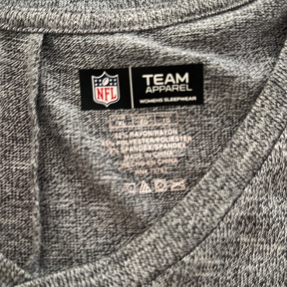 🏈Tampa Bay Buccaneers Team Apparel‎ XL🏴‍☠️🏴‍☠️🏴‍☠️Excellent Condition - Picture 2 of 5